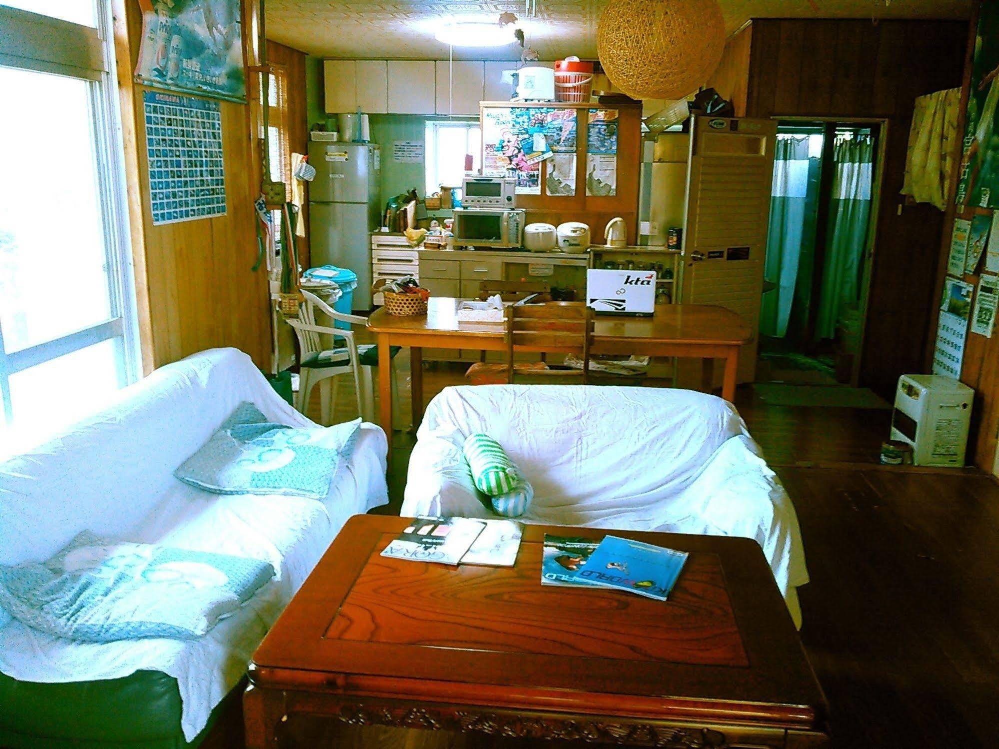 Guest House Miyakojima Exteriör bild